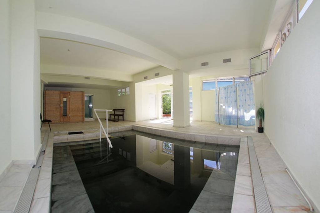 Hotel International Baile Herculane Exterior photo